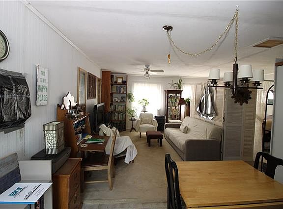 5th image of 10136 Patton Dr
