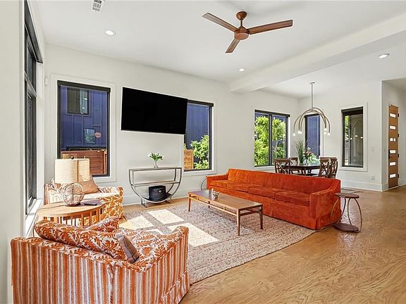 5th image of 239 Lowry St #B