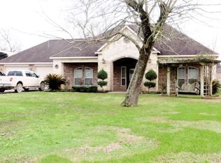 202 Lost Lake Dr, Baytown, TX 77523