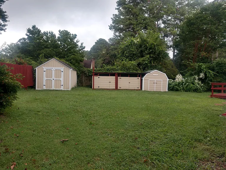 117 Lakewood Dr — Photo 3
