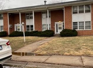 Carriage Place Apartments: 2708 34th Street, Rock Island, IL 61201