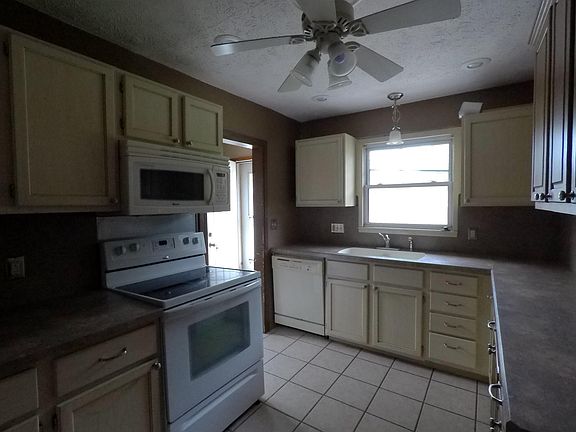 4th image of 1309 Burlington Blvd