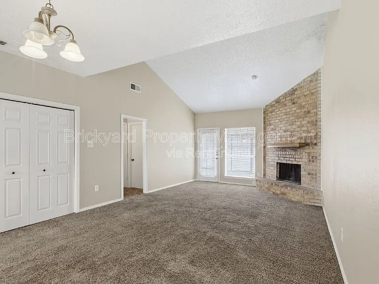 6324 Alissa Dr — Photo 8