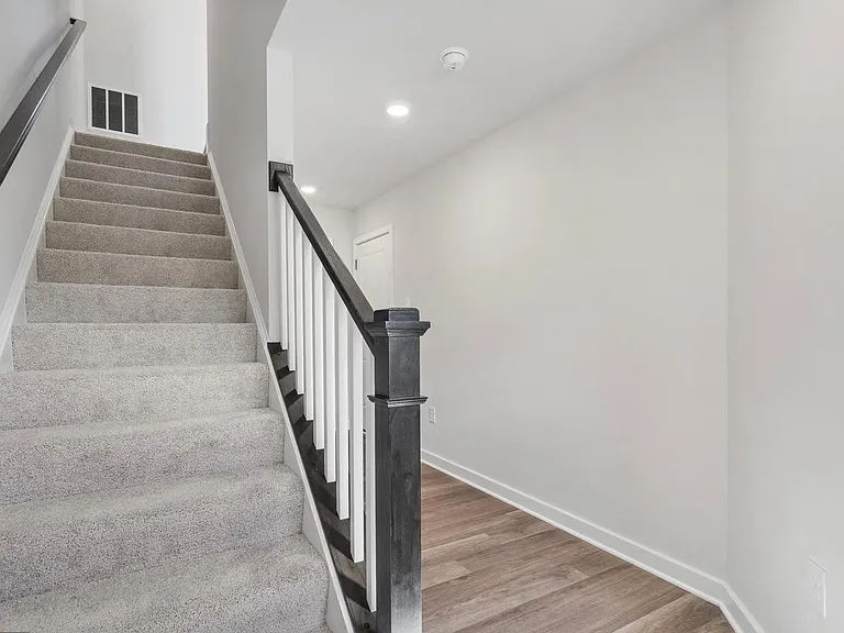 16502 Green Glade Dr — Photo 4