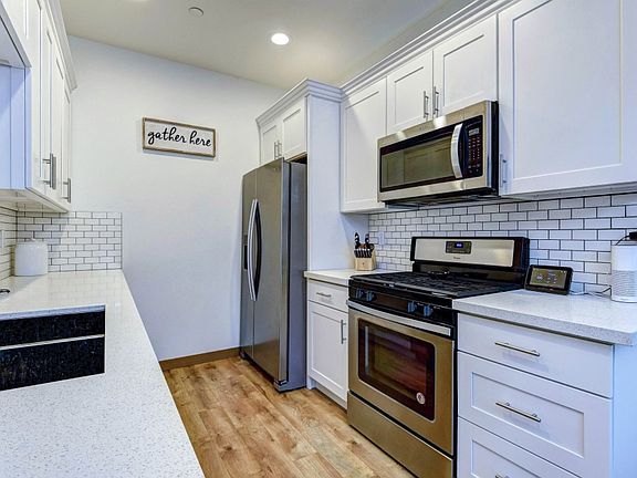 2nd image of 715 Leola Ln