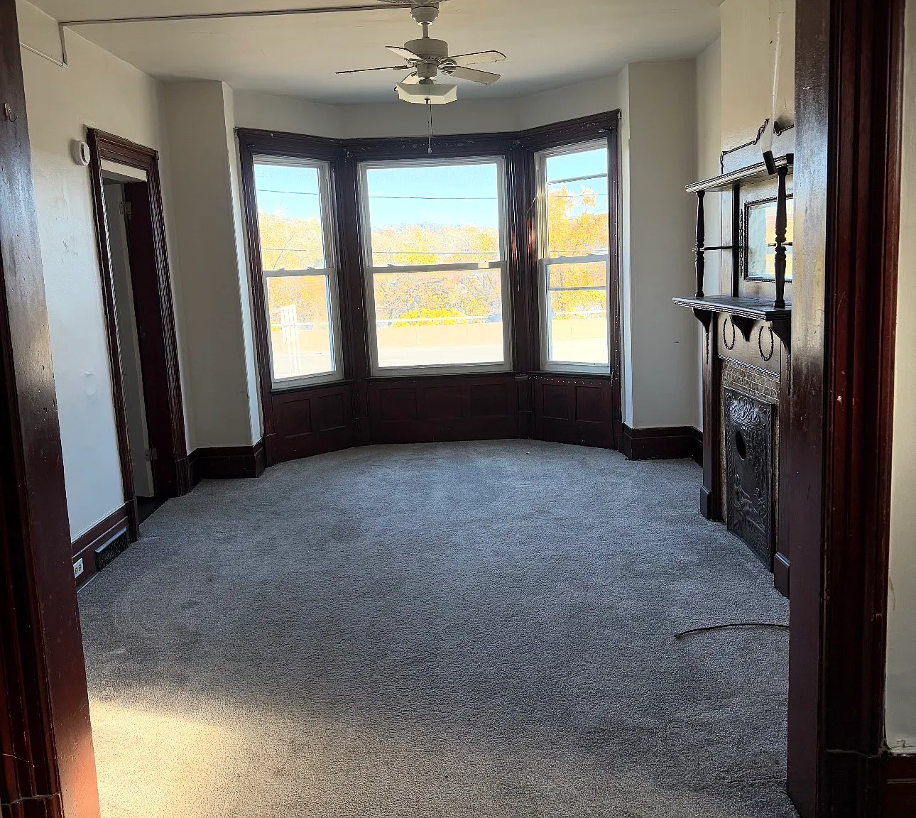 3 bed, $1,600 — Photo 2