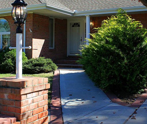 3rd image of 103 Anglewood Dr