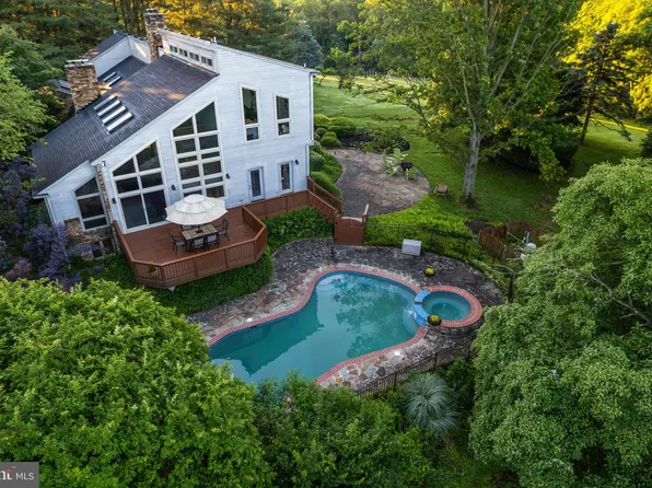 3 Brook Farm Ct, Cockeysville, MD 21030