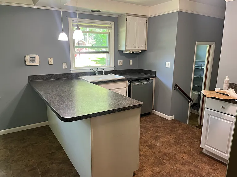 364 Cherryland St — Photo 3
