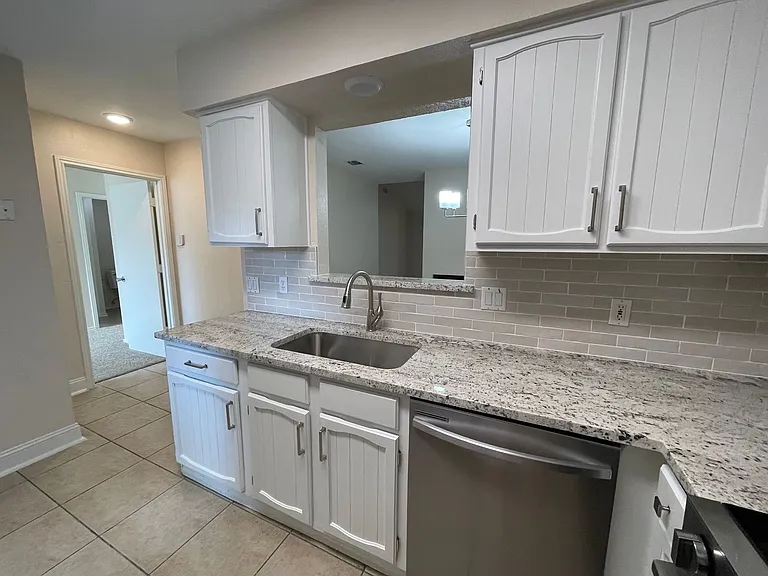 2916 Kathleen Ln — Photo 12