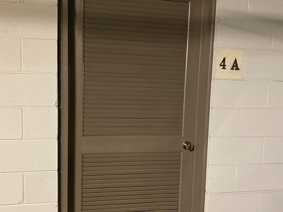 5th image of 4005 W 93rd St APT 4A