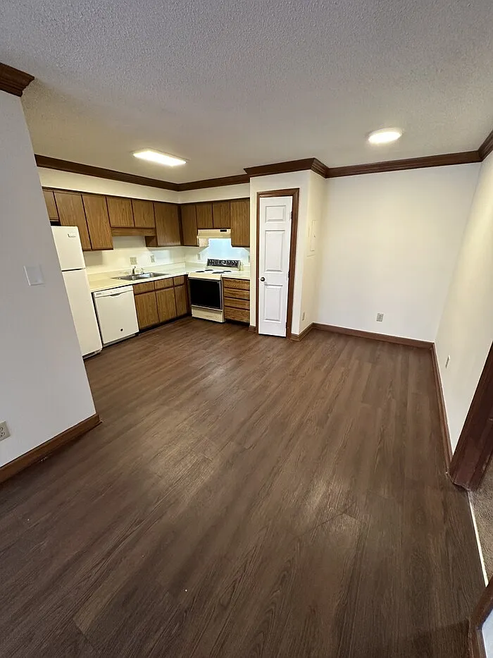 2 bed, 2.0 bath, 960 sqft, $1,295 — Photo 3