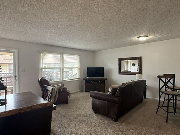 3rd image of 1522 Trent Ct APT 15