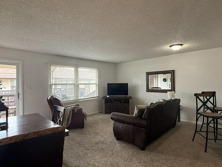 1522 Trent Ct #15 — Photo 3