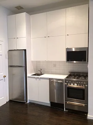 Rented by Compass | media 24