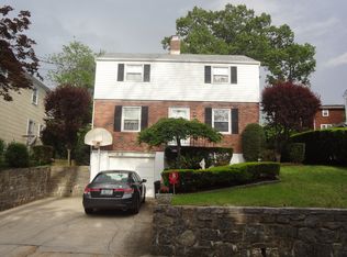 116 Fairway Dr, Eastchester, NY