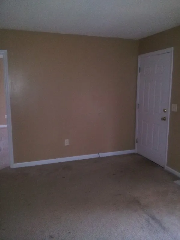 3 bed, 1248 sqft, $1,900 — Photo 2