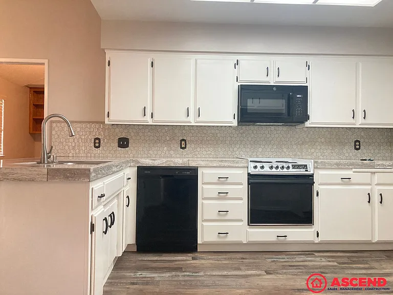 9620 Tumwater Ave — Photo 4