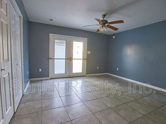 4th image of 6952 Yorktown Dr