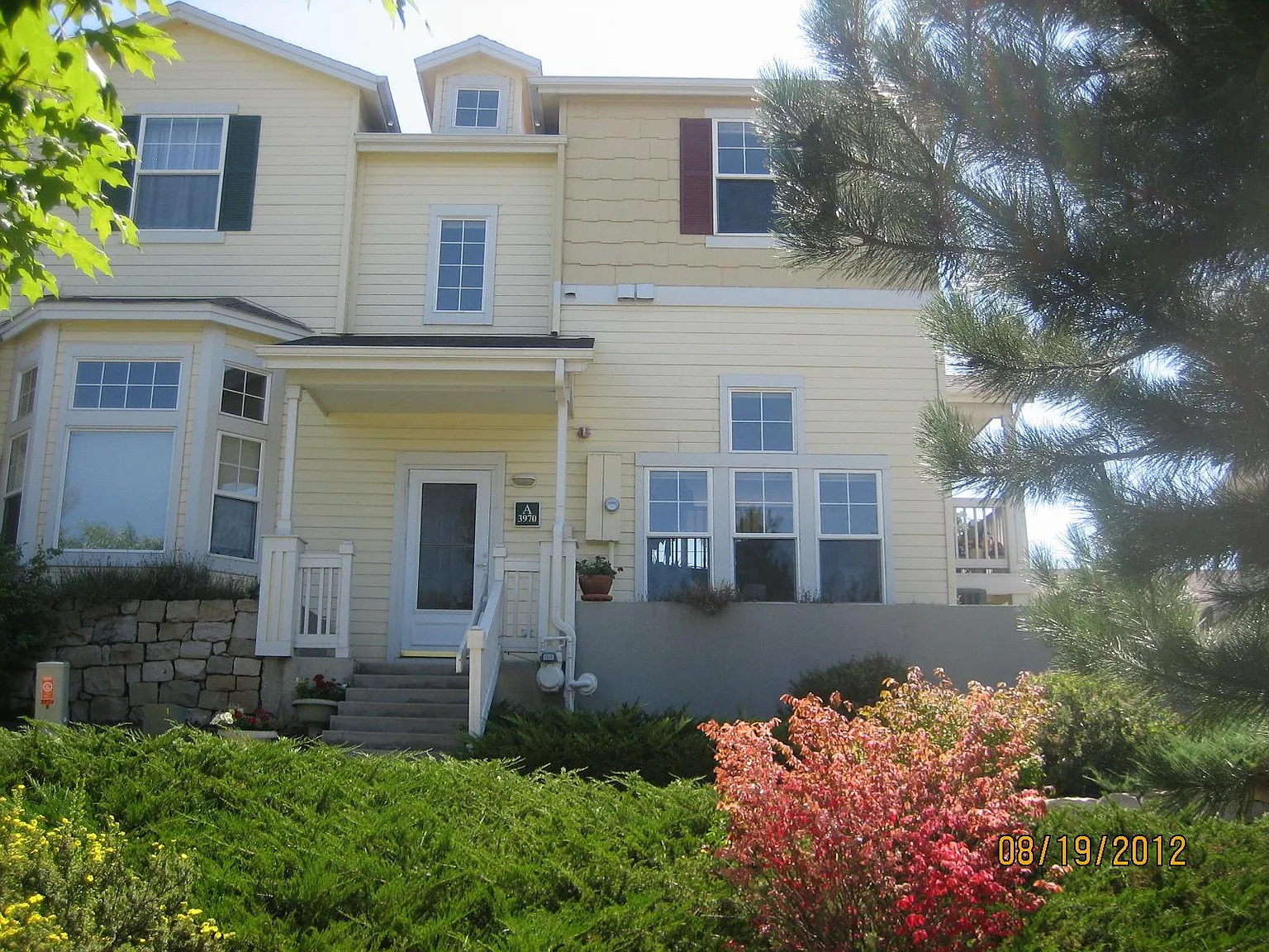 3 bed, 2.5 bath, 1474 sqft, $2,850 — Photo 1