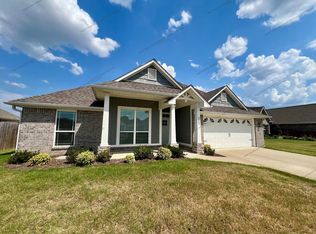 9007 Hawthorne Ln, Fort Smith, AR 72908