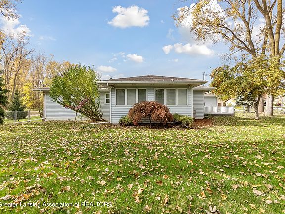 3rd image of 1010 Eddie Dr
