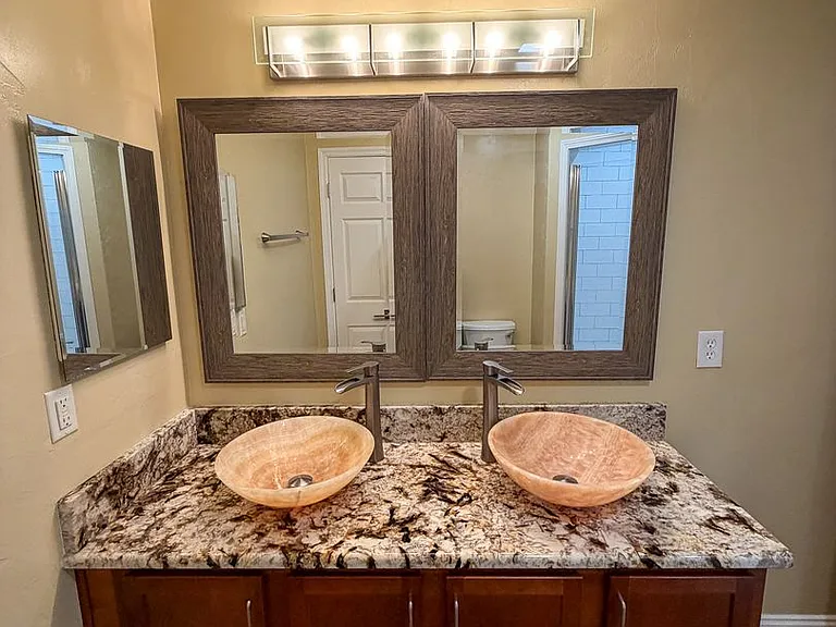 2915 SW 35th Pl #101 — Photo 24