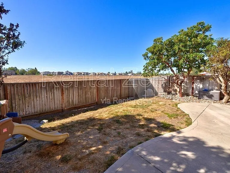 2348 Tedeschi Dr — Photo 15