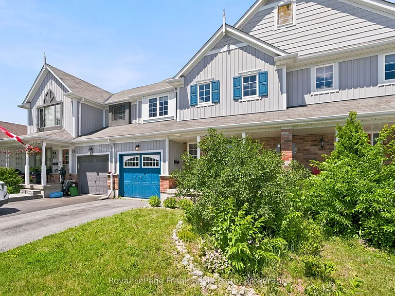 26 Fallingbrook Cres — Photo 3