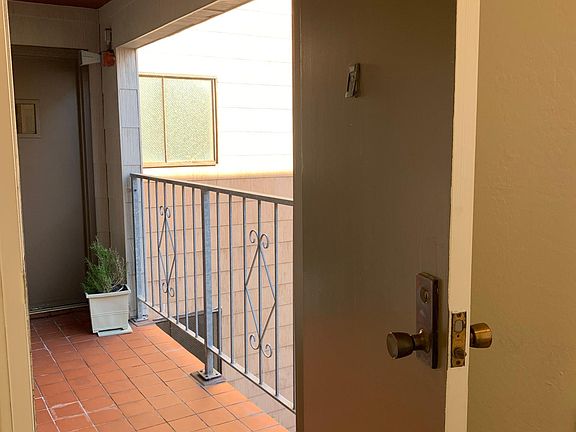 4th image of 825 Lincoln Way APT 201