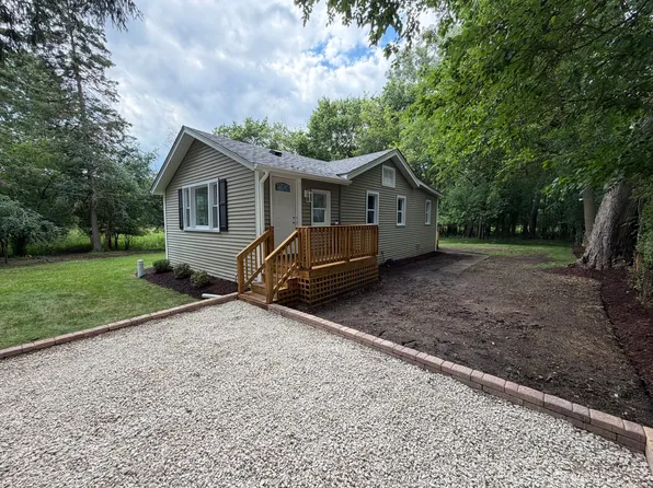 8650 Chicago Ave, Crystal Lake, IL 60014