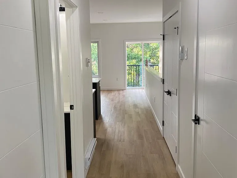 1106 Rosemount Ave #A — Photo 3