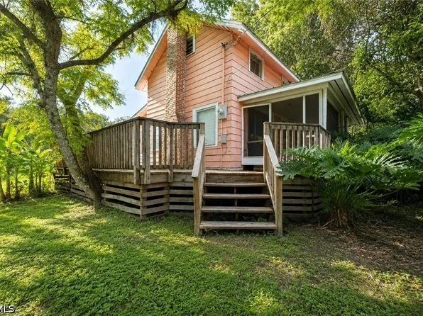 89 Calhoun St, Labelle, FL 33935