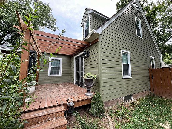 2nd image of 1300 Parkside Dr
