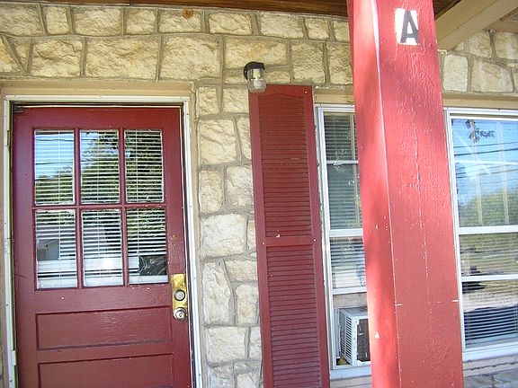 2nd image of 1625 Catherine Dr #A