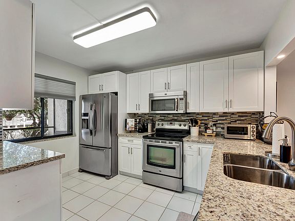3rd image of 398 Lakeview Drive #103