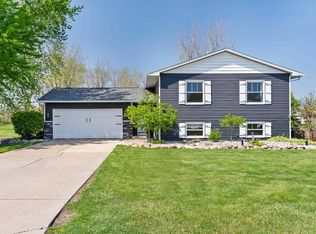 14043 Landings Way, Fenton, MI 48430