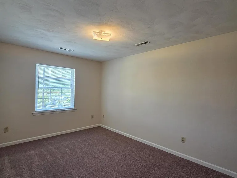 803 Roanoke Blvd — Photo 8