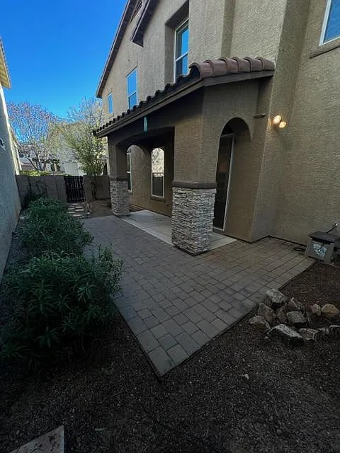 2775 N Saramano Ln — Photo 2
