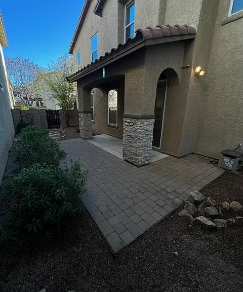 2775 N Saramano Ln — Photo 2