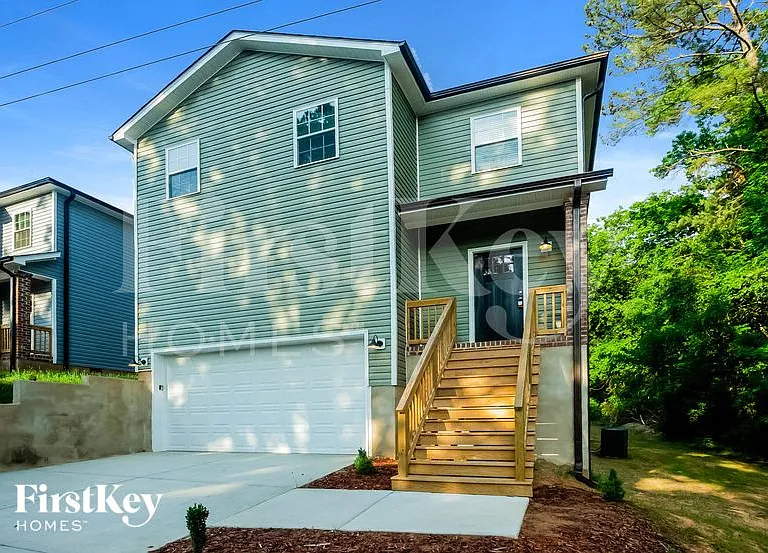 1242 Pless St NW — Photo 3