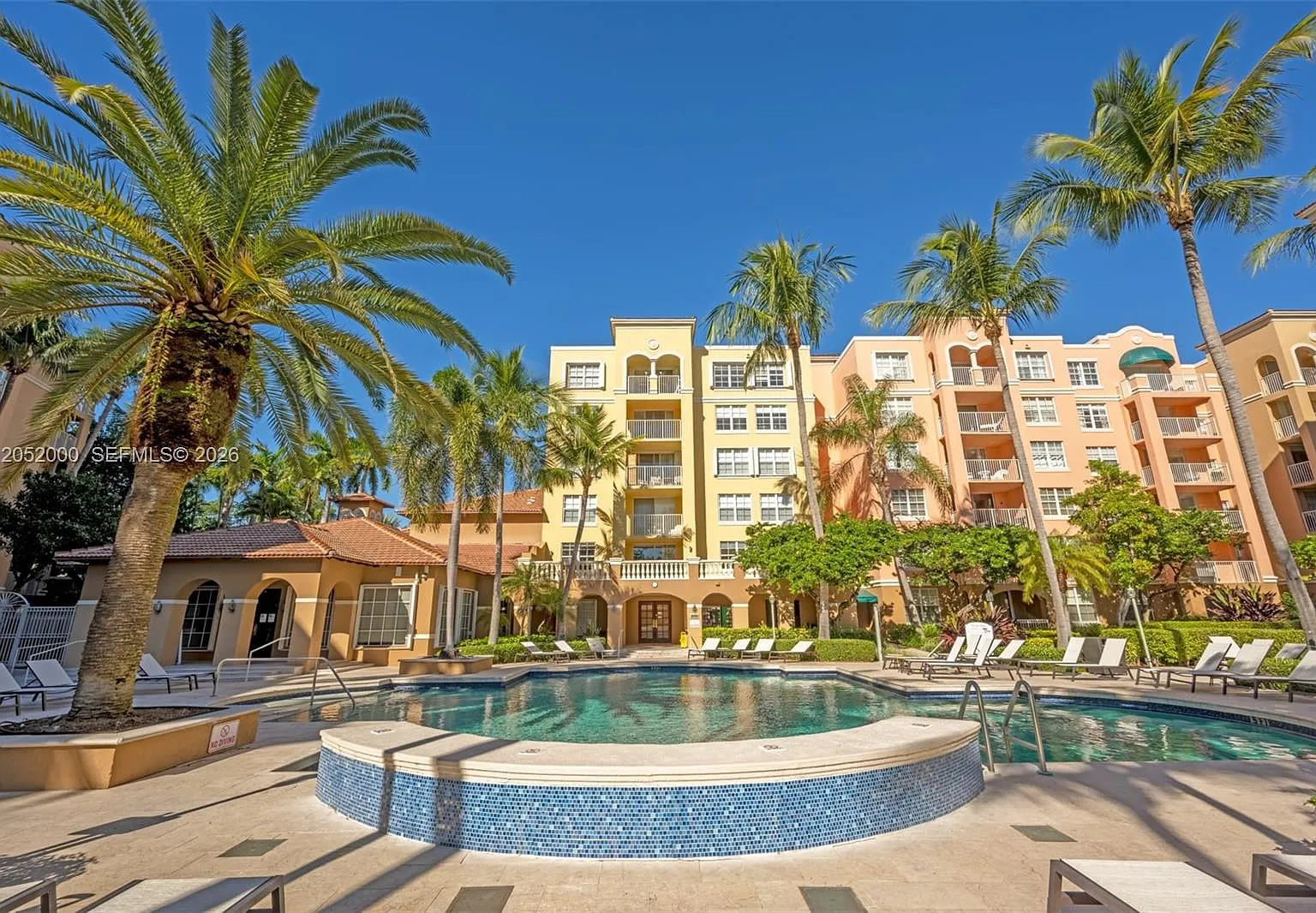 The Yacht Club At Aventura — Photo 1