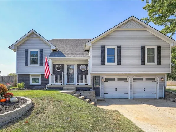 2323 NW Acorn Dr, Blue Springs, MO 64014