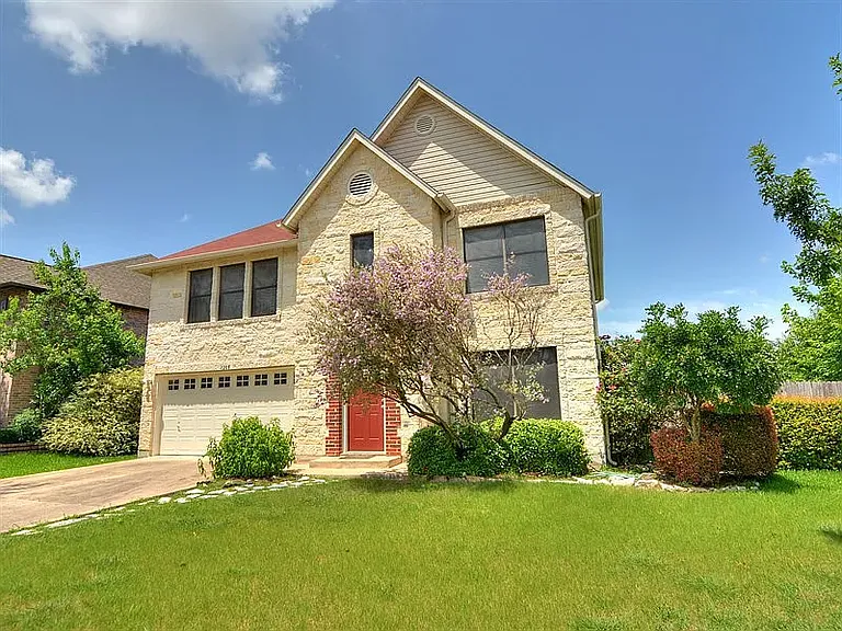 1208 Bradbury Ln — Photo 5
