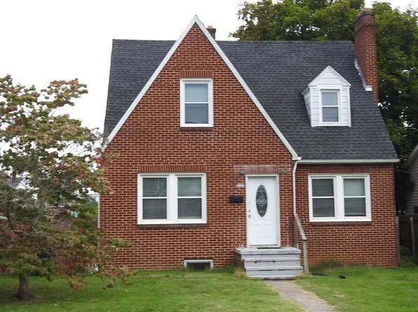 309 Lee Ave, Elkton, VA 22827