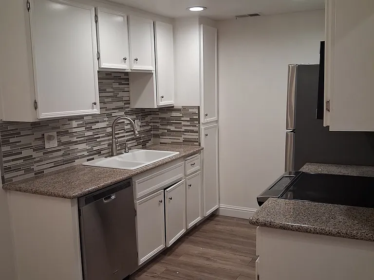 1313 Floyd Ave #112 — Photo 9