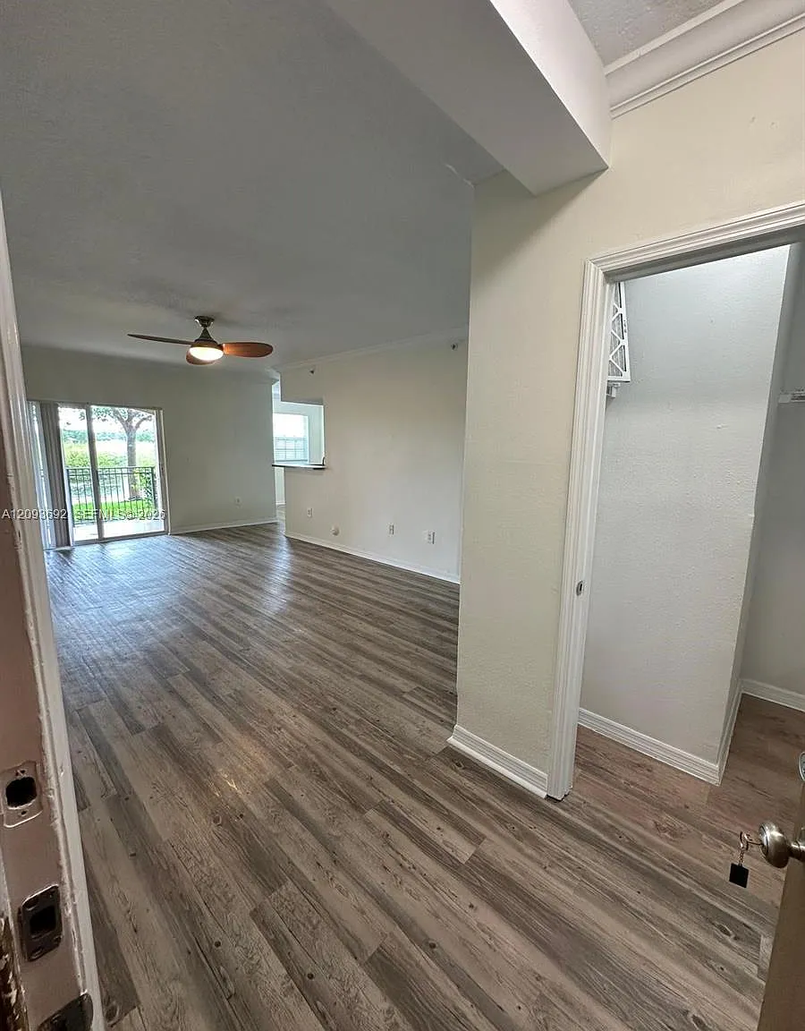 Marquesa Condo — Photo 1