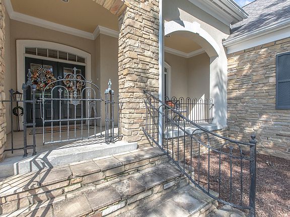 3rd image of 1103 Glasgow Dr