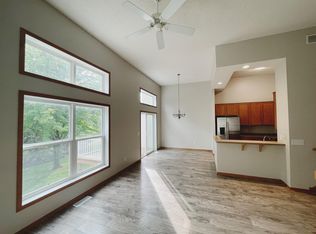 6841 Newbury Rd, Woodbury, MN 55125