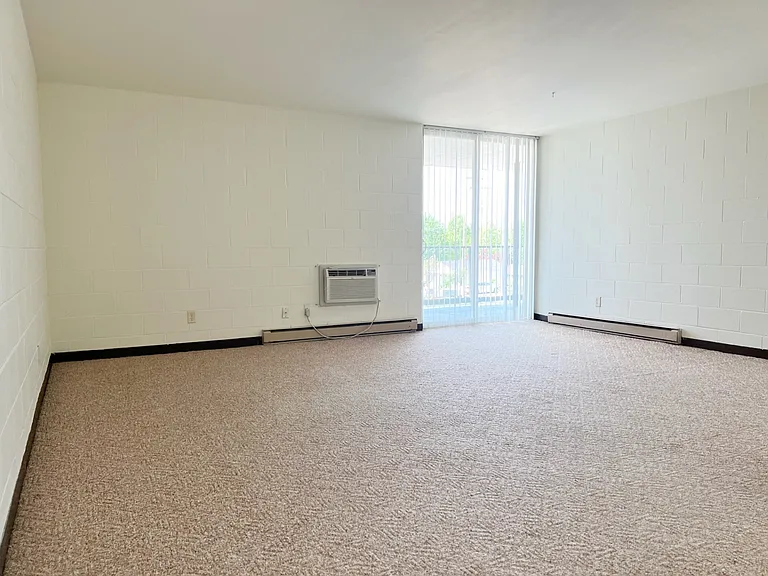 118-126 Oak St — Photo 7